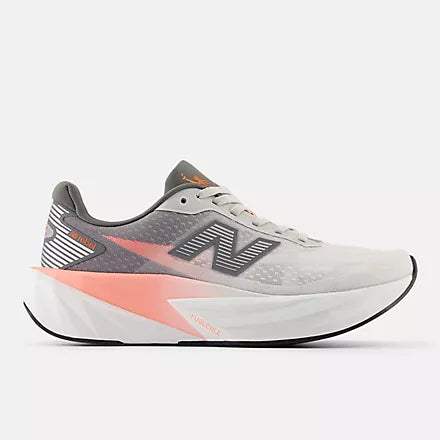 TCS NYC Marathon FuelCell Rebel v5 schoenen